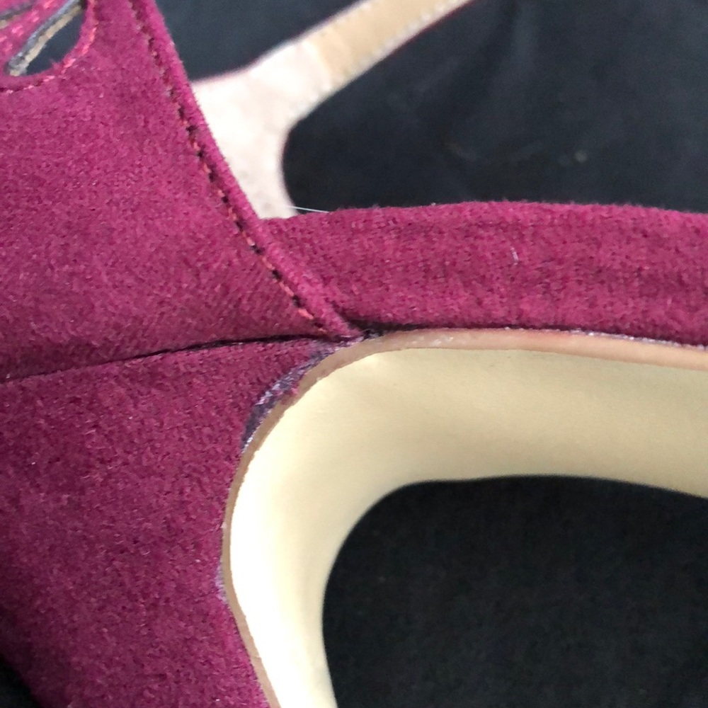 J. Adams Vintage Style Burgundy Heels - Picture 5 of 12